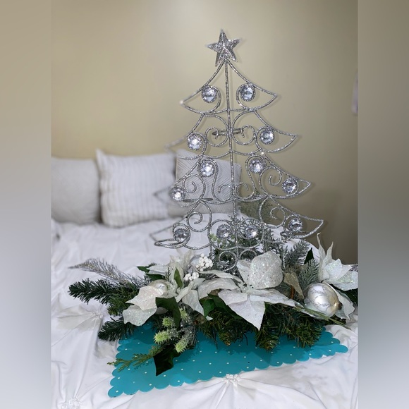 Silver Holiday Tree Decoration- 5 candle holder pre -owned with free gift - Picture 13 of 17